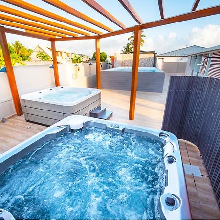 Evasion En Plein Coeur De La Ville Studio Jacuzzis Sauna Et Piscine Au Centre De Port-Louis Exterior foto